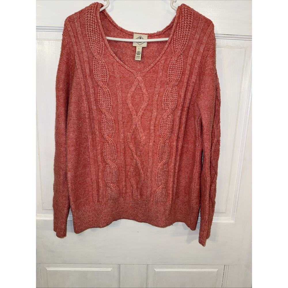 St. John's Bay V-neck cable knit sweater in a coral pink color Large